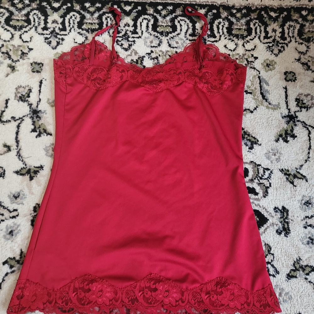 Red Lace Trim Tank - Picture 2 of 3